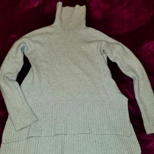 Women's sweater